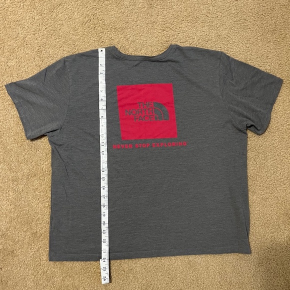 The North Face T-Shirt - Picture 2 of 3